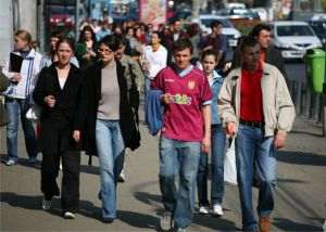Young Romanians - european citizens on a tight budget: how much they earn and what support they rely on